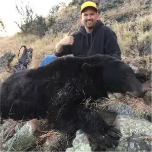 Arizona Bear Hunts Red Cabin